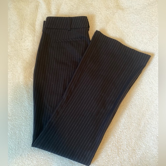 Suzy Shier Mid-Rise Flared Leg Striped Trousers Size 7/8 - Picture 1 of 5